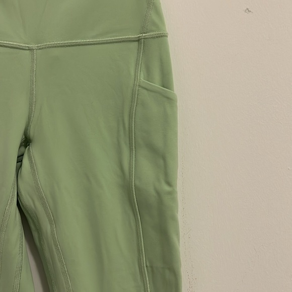 lululemon align pant 25” in creamy mint - Picture 3 of 3